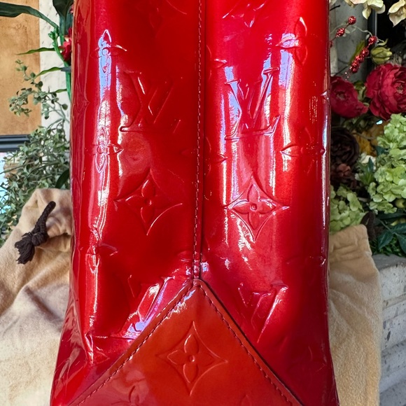 Gorgeous Louis Vuitton Vernis Patent Leather Tote - Picture 8 of 17